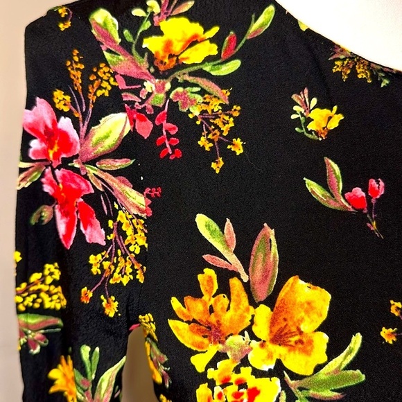 ZARA Vibrant Black Floral Print Rayon Crepe ¾ Sleeves Fit & Flare Mini Dress - Picture 2 of 5